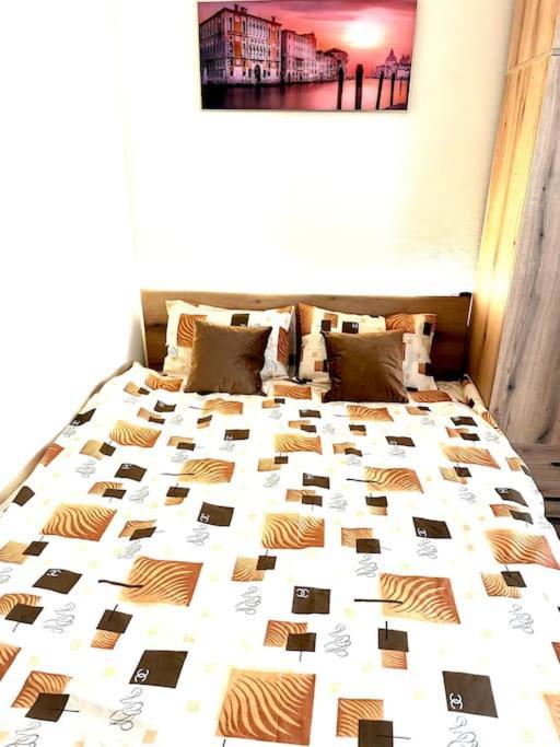 Green Park Apartment - Brand New Studio! Ruse Exterior foto